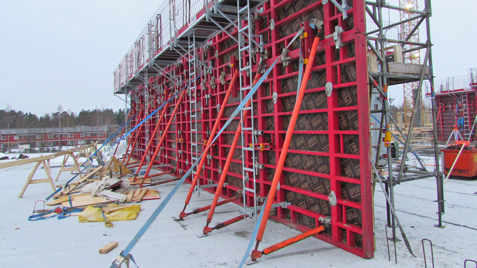 Antinkankaan työmaalla valettiin syksystä kevääseen – tässä kuvassa MAXIMO-järjestelmämuotti ”kylmänä” ilman MXH-lämmityselementtejä.