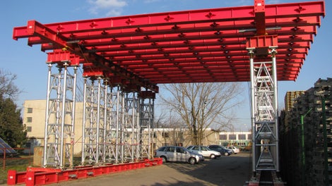 <p>Nab&amp;iacute;dka nov&amp;eacute;ho &amp;uacute;sporn&amp;eacute;ho podpěrn&amp;eacute;ho syst&amp;eacute;mu pro velk&amp;eacute; zat&amp;iacute;žen&amp;iacute; až 1 000 kN do podpěry.</p><br/>