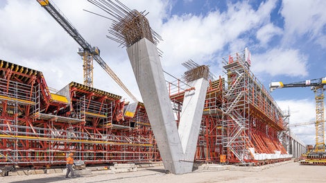 Kokku toimus 14 betooneerimise etappi, igaüks umbes 40 m pikk.<br/>(Foto: PERI SE)<br/>