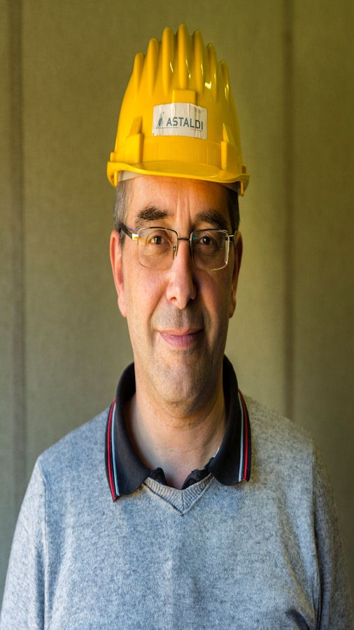 Ing. Roberto Giovannini, Astaldi S.pa., Direttore cantiere: “Realizzare le strutture della stazione di Afragola progettata da Zaha Hadid non è stata impresa facile, dovendo coniugare un concept architettonico avveniristico alla forza materica del calcestruzzo. Si può dire che, grazie alla sinergia tra Astaldi e PERI, questa impresa è riuscita!”<br/><br/>