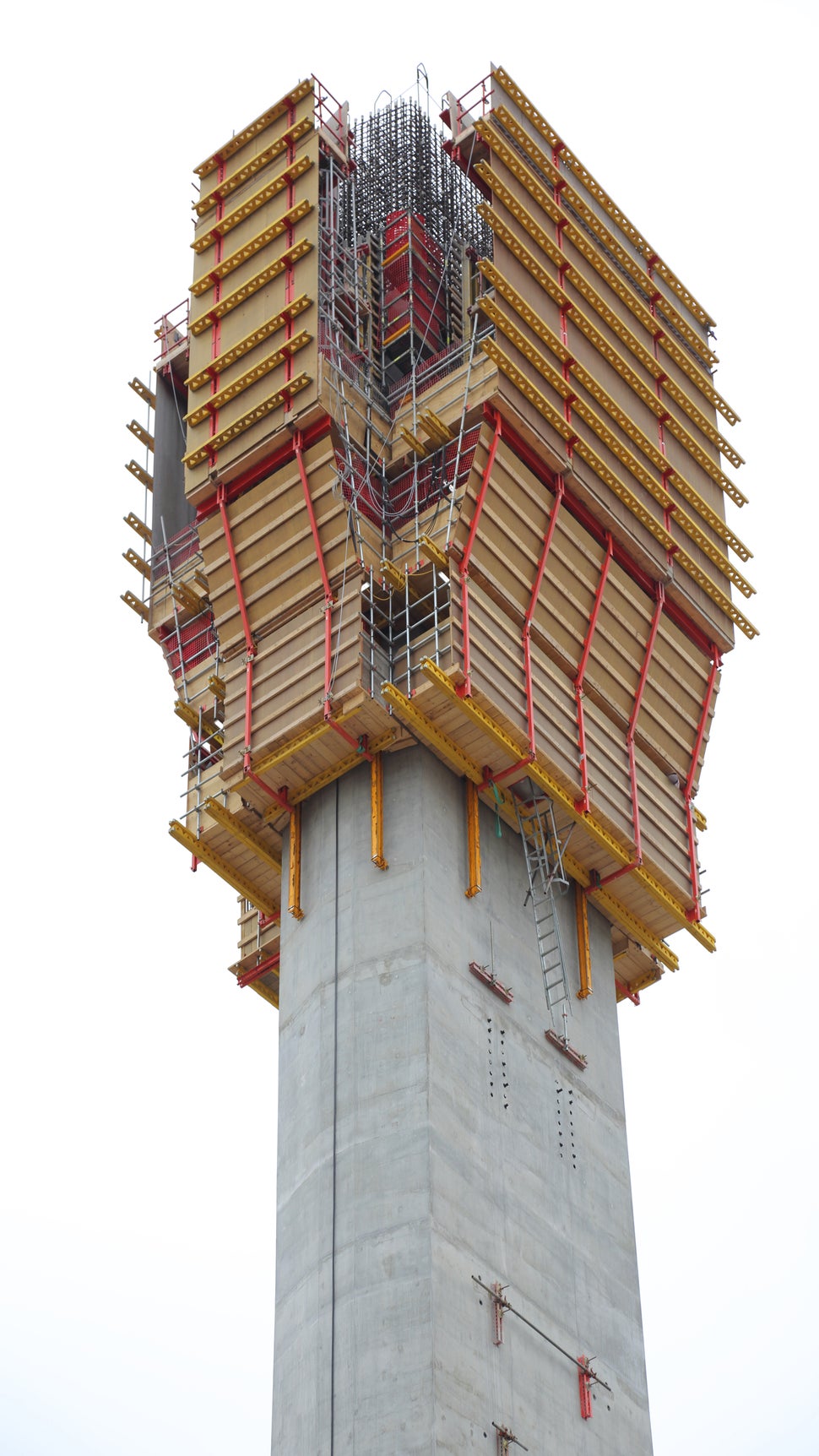 The Mersey Gateway is a cable-stayed bridge stretching over 2,000 m from Runcorn to Widnes