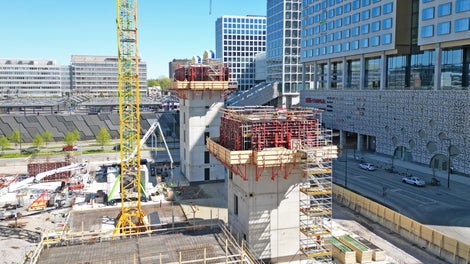 Firdon kuilut valettiin MAXIMO-järjestelmällä. Työtasoina toimivat CB 240 -tasot.