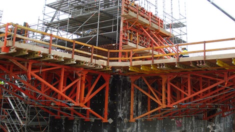 SB Brace frame platform corner detail.