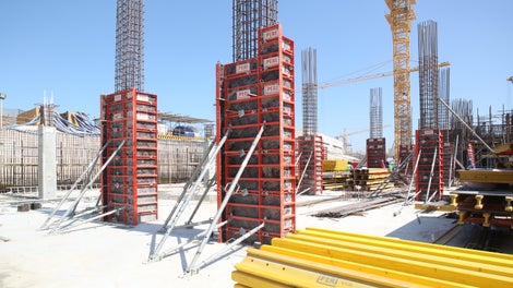 Light-weight hand-held column formwork for cost effective forming by hand.
