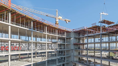 Die VARIODECK Deckentischlösung war ideal an den geschwungenen Bauwerksgrundriss angepasst, die projektspezifisch optimierte Taktplanung steigerte die Effizienz und erhöhte die Wirtschaftlichkeit.