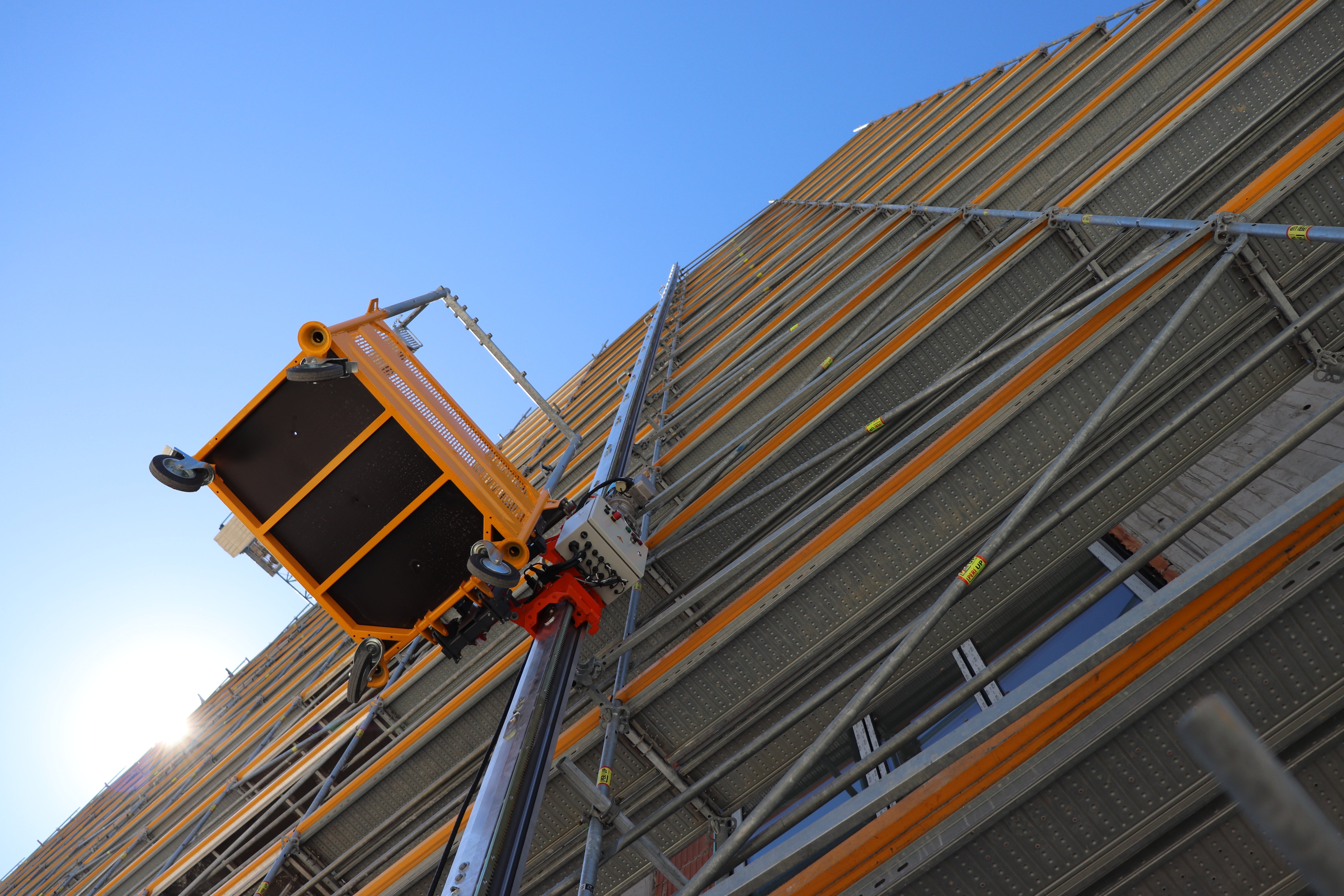 Специфични изисквания: изграждане на скеле, с височина до 60 м<br/>Клиент: Електрисити ЕООД<br/><br/>