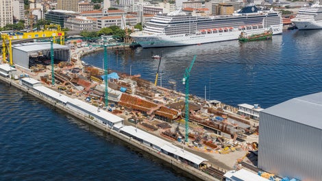 The &quot;Museum of Tomorrow“ was designed by Santiago Calatrava and extends 300 m into the sea on a pier.