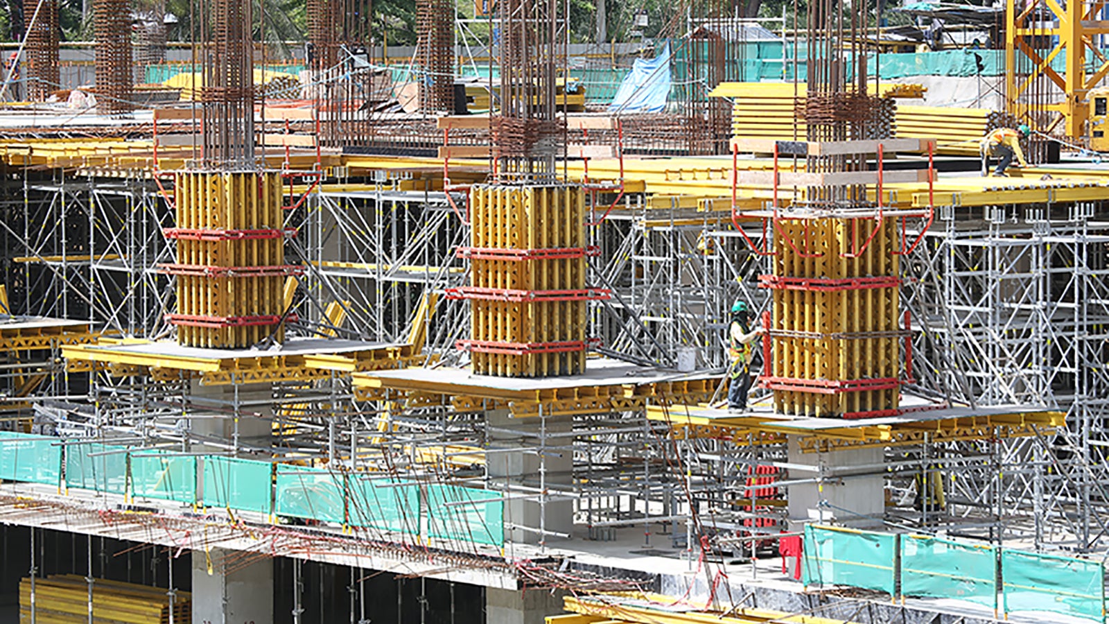 It is mere 1.5 kilometers away from Cebu Business Park, the biggest master-planned development in the Southern Philippines. 