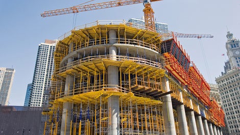 For the support construction of the lower floors, 16,900 MULTIPROP 16,900 aluminium props and 2,600 PEP steel props were used at the same time.