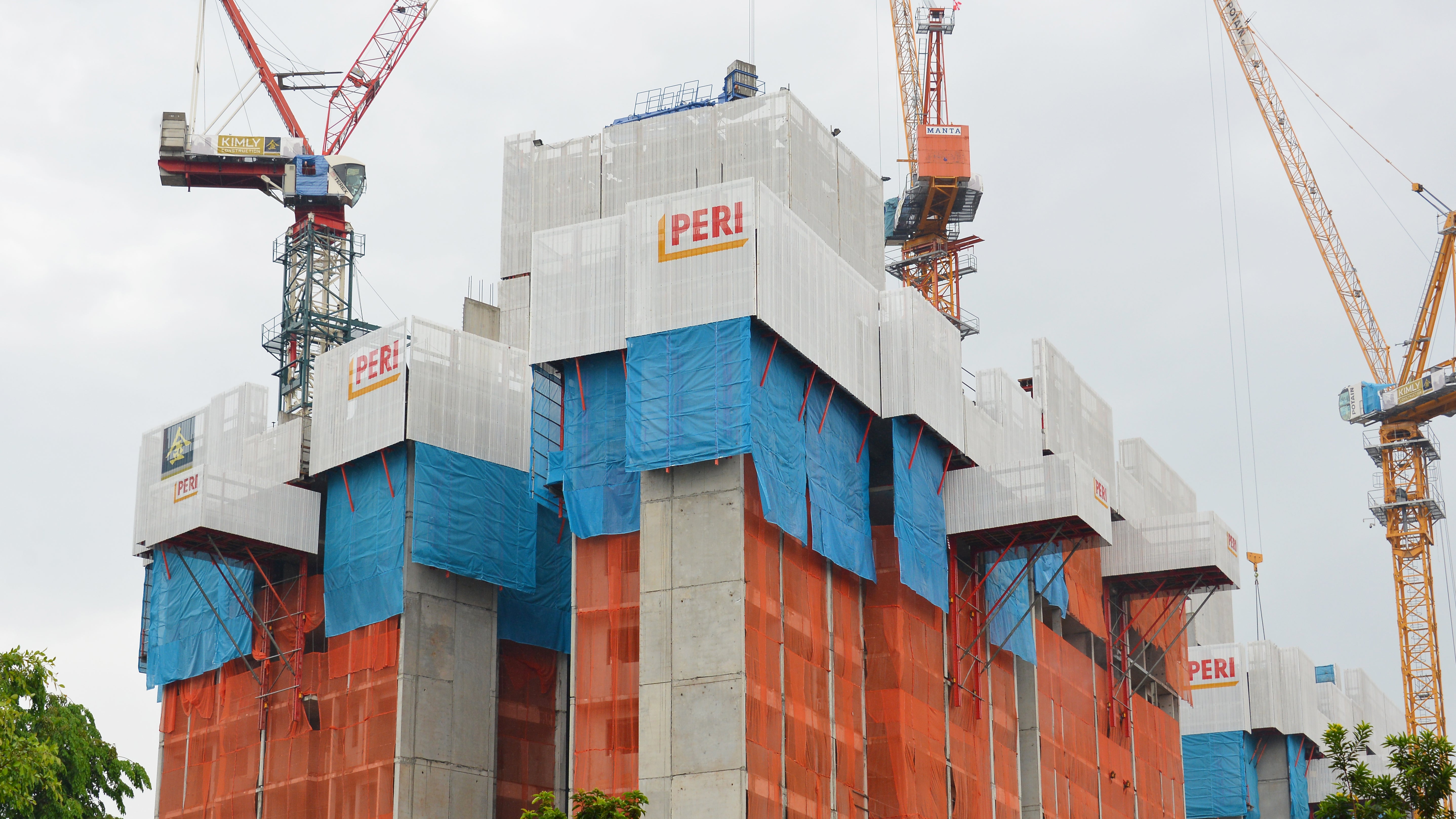 RCS Climbing Platform applied to the 43-storey condominium