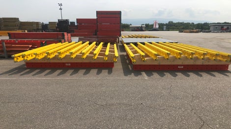 Kompletni elementi oplate zajedno s remenatama za geometriju pripremljeni su na PERI skladištu i gotovi isporučeni na gradilište.