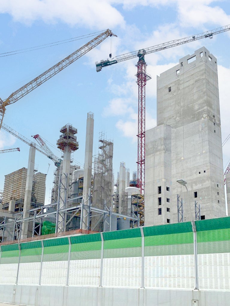Columns advancing at every 6 meter cast, supporting controlled climbing up to 50+ meters in height