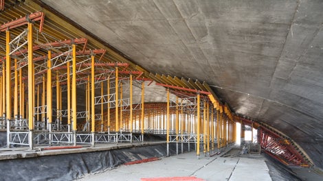 Avec notre gamme de 5 étais, nous couvrons toutes les longueurs de 0.80 à 6.25 mètres. Quelle que soit la hauteur requise, nos étais offrent une solution adaptée à vos besoins . 