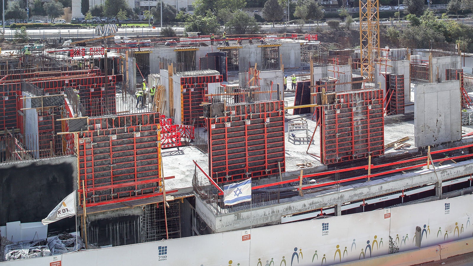 מערכת דומינו ליציקת קירות היקף המבנה