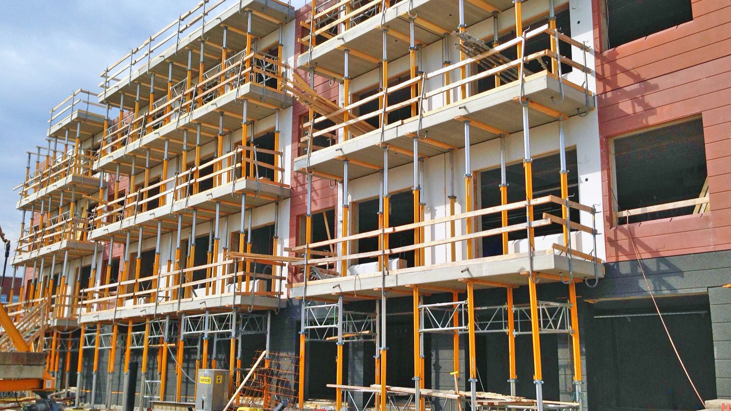 Ulokeparveketuentaa MULTIPROP-tukitorneilla, ja jälkituennat MULTIPROP-holvituilla.