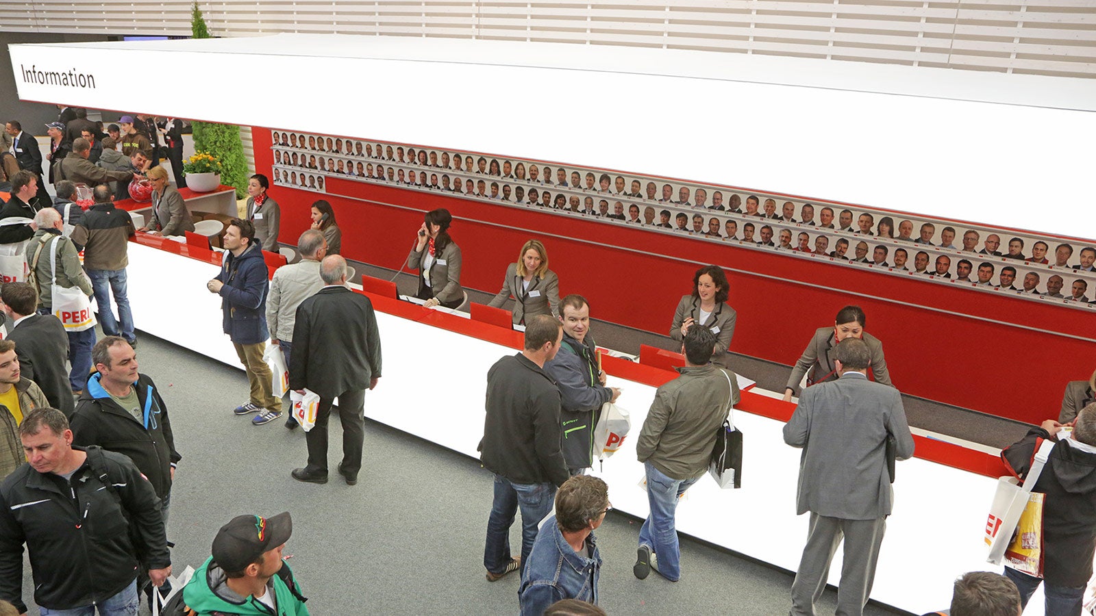 Neben wirtschaftlichen Produkten bietet PERI seinen Kunden auf die jeweiligen Bedürfnisse hin abgestimmte Serviceleistungen. Von projektunabhängigen Lösungen bis hin zu baubegleitenden Dienstleistungen – PERI steht für kompetenten Service und umfassende Beratung.