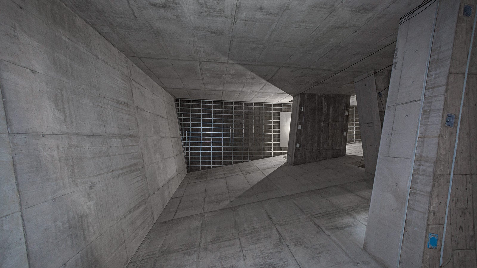 Das Museumsgebäude weist eine komplexe Geometrie nahezu ohne rechte Winkel auf.