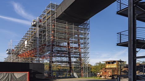 In Essen unterstützt eine moderne Gerüstlösung den Erhalt eines historischen Industriedenkmals.