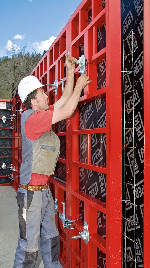 Die Bedienung der MAXIMO von einem Mann und von einer Seite aus spart Zeit und Ressourcen.