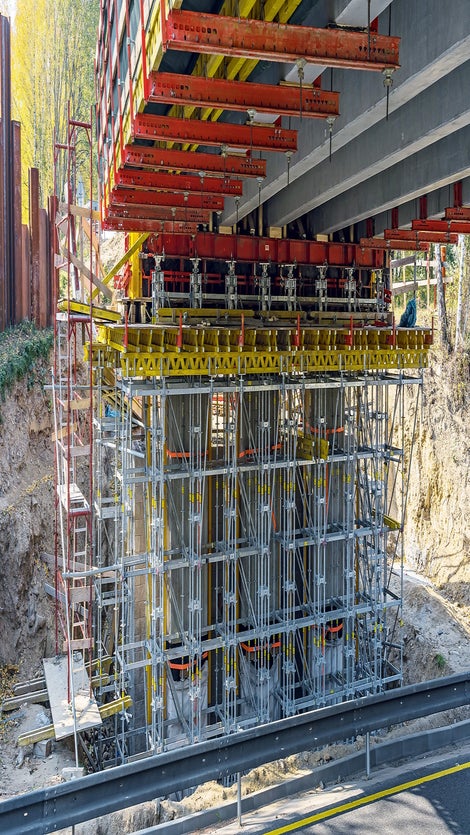 Podepření vysokopevnostními podpěrami PERI UP Flex HD