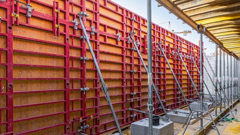 Návrh bednění PERI splňoval vysoké architektonické nároky i rychlé výrobní postupy.