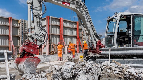 Within the RCS Climbing Protection Panel, materials were carried off on each floor using small demolition excavators.