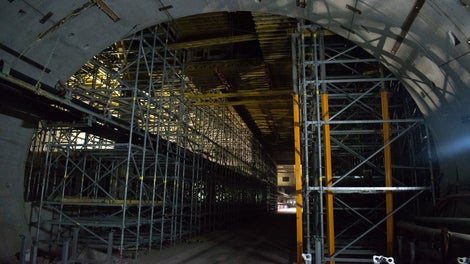 PERI UP Flex модулно скеле - изключително леки елементи, които лесно се сглобяват на ръка