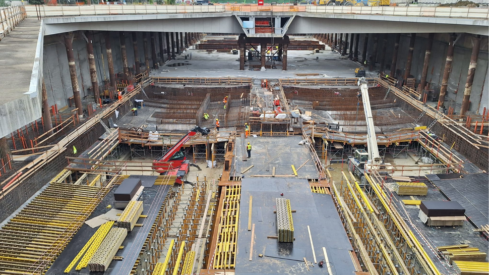 Stazione Firenze Belfiore: casseratura per la realizzazione dei solai in calcestruzzo faccia a vista del mezzanino