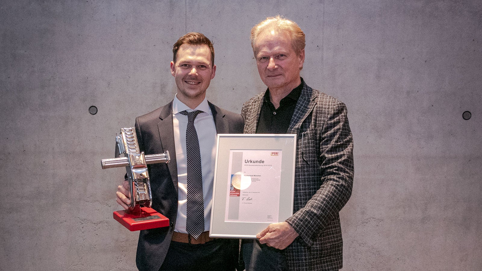 Place 1: Felix Ott from the Munich University of Applied Sciences with his supervisor, Professor Karl-Friedrich Bisani.