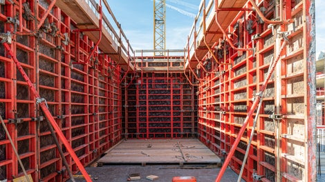 Per la realizzazione dei vani e delle pareti degli edifici è stata utilizzata la cassaforma per pareti TRIO