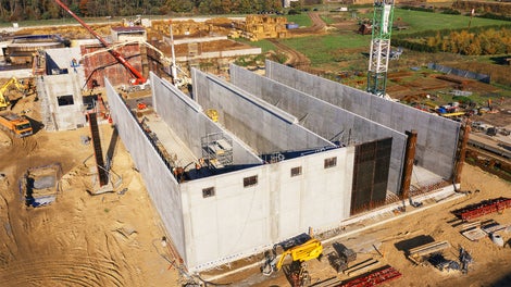 Budowa bunkrów do przygotowania fazy i podłoża przeznaczonego do uprawy pieczarek w Borucinie (gm. Okonek).