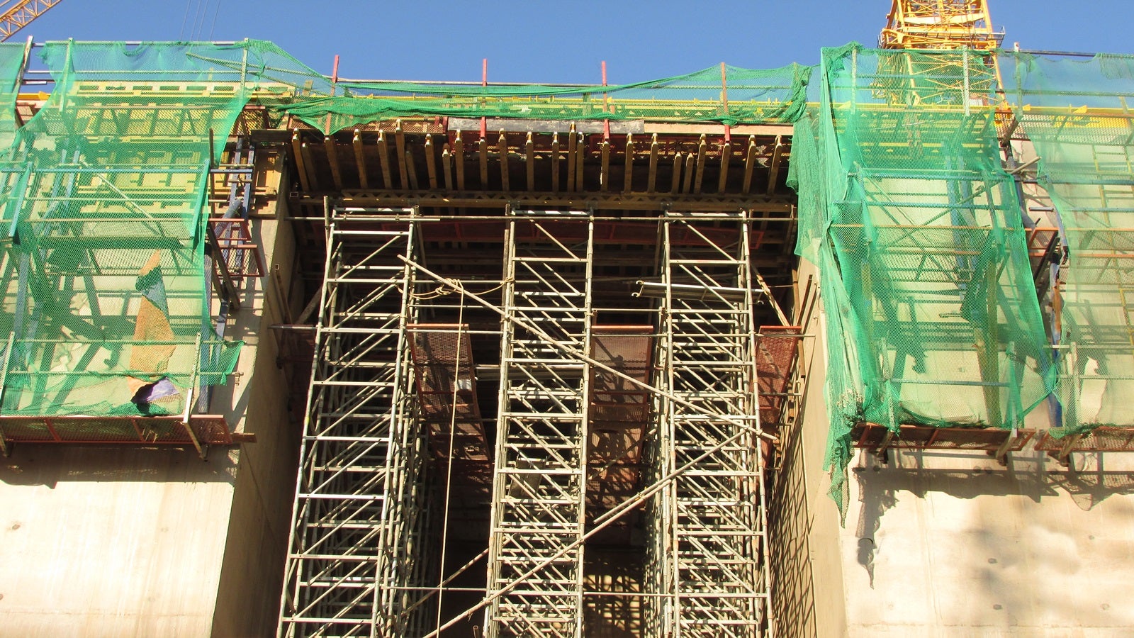 The ST100 shoring system met the current requirements of the project.