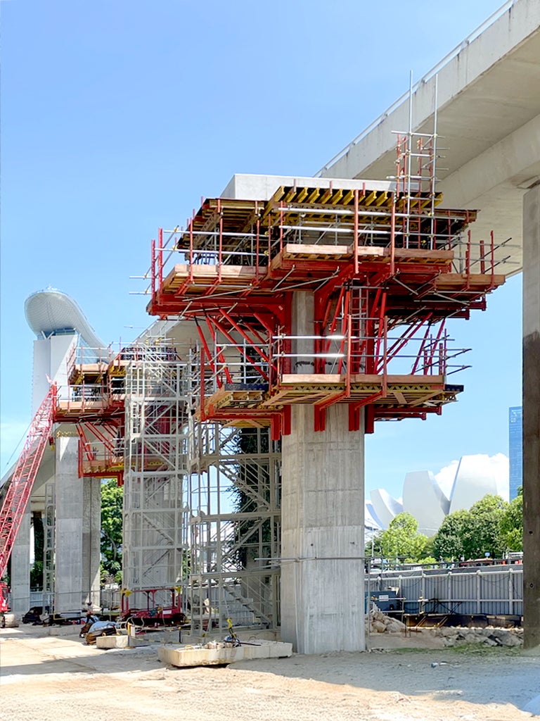 Sets of RCS platforms running parallel to Bayfront Avenue