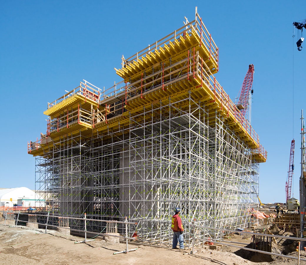 Through the planning and supply of formwork and scaffolding from one source, the MULTIFLEX slab formwork and PERI UP shoring could be perfectly matched.