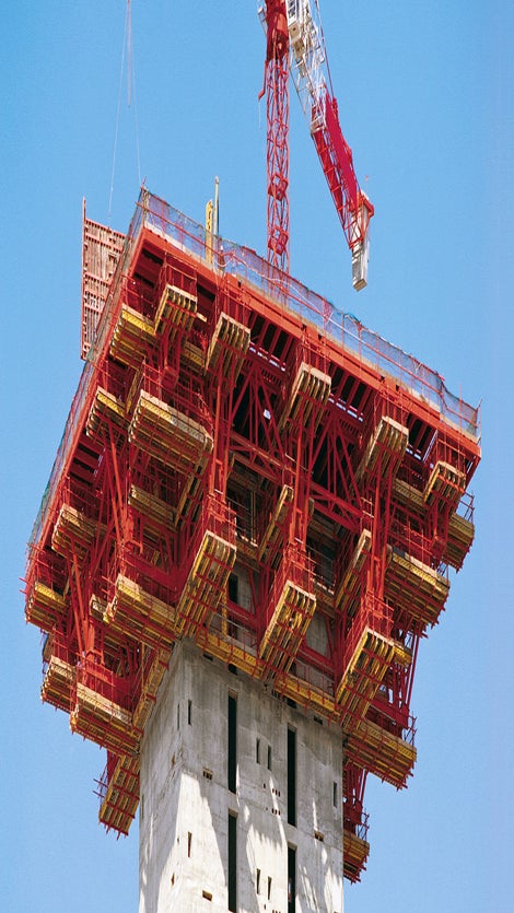 For the construction of the Bilbao Exhibition Centre, PERI engineers developed a practical movable falsework and formwork solution.