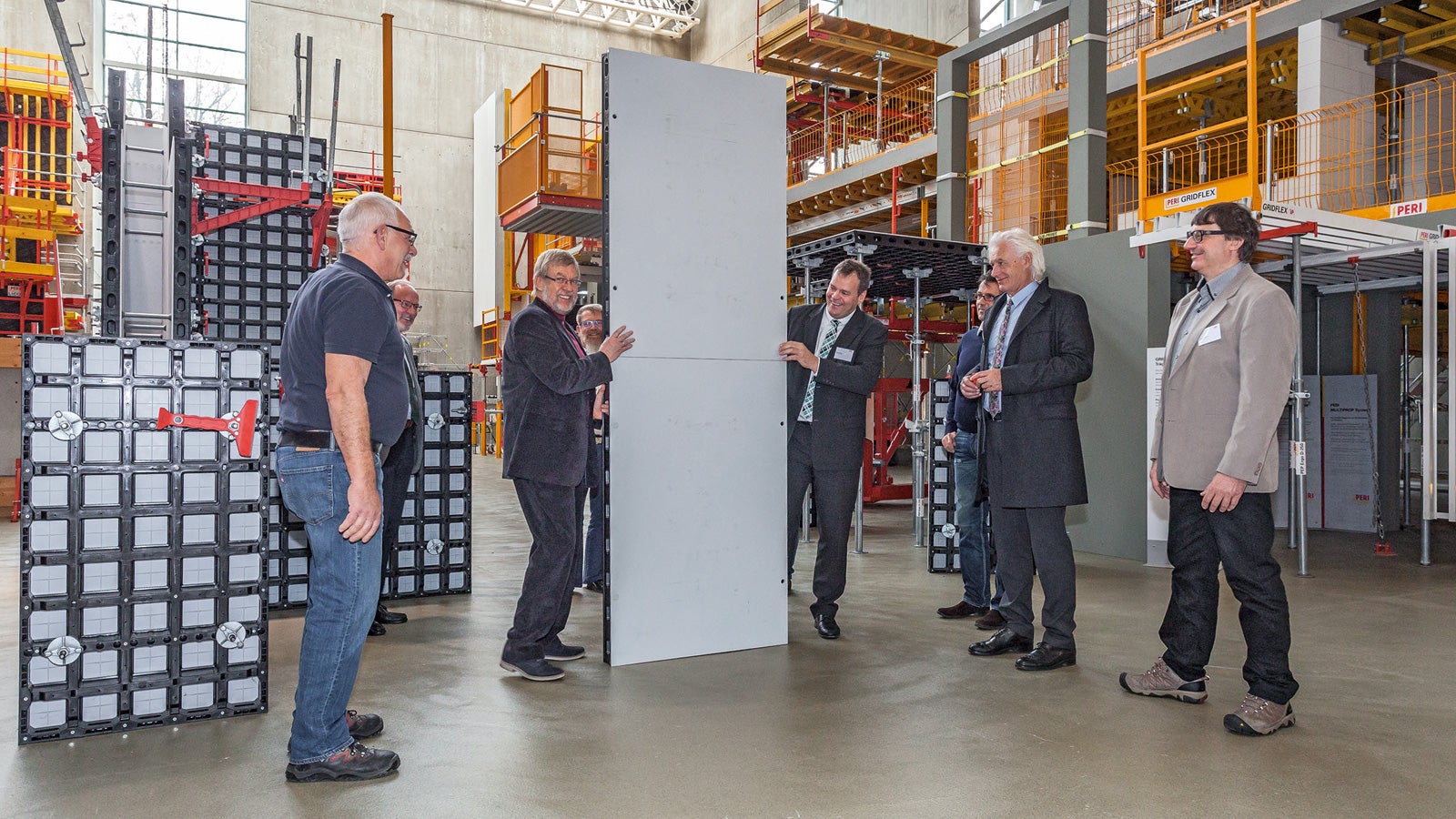 In particular, the universal DUO Lightweight Formwork System, in combination with the new technopolymer material, aroused great interest with the civil engineering experts.