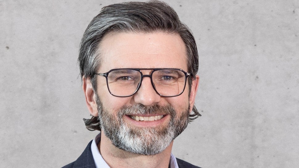 <p>Stan Wojcieszczyk 2023. április 1-jétől lesz a PERI Csoport értékesítési igazgatója (CSO). Christian Schwörer (vezérigazgató) és Jürgen Voss (pénzügyi igazgató) mellett dolgozik az igazgatótanácsban.</p><br/>