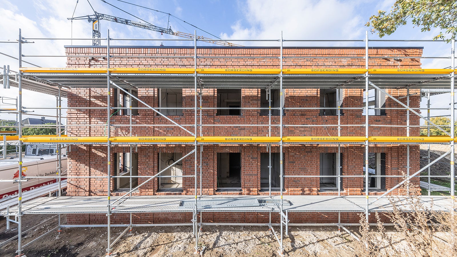 The PERI UP Scaffolding Kit provided safe working areas and access routes for carrying out work on the buildings.