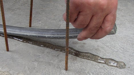 Betonā montējamas briestošās lentas