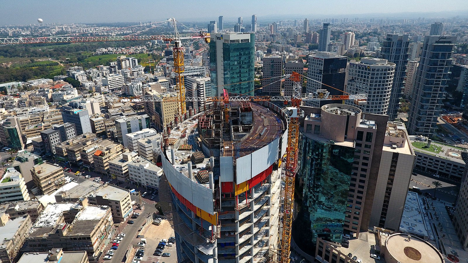 מערכת מתלים עבור תליה וטיפוס תבניות פנימיות בגרעין