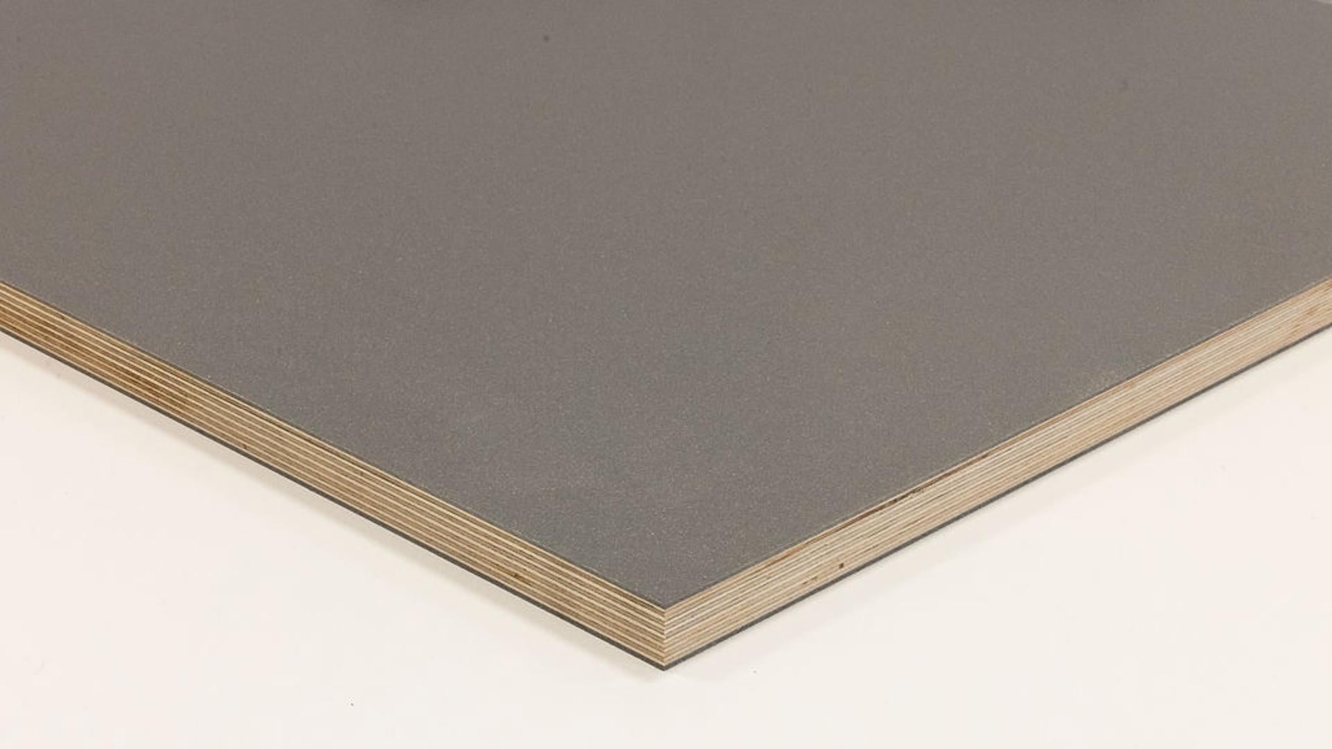 Die PERI Gen 3 ist dank nordischem Birkenfurniersperrholz für höchste Anforderungen im Sichtbeton konzipiert und verfügt über eine lange Lebensdauer.