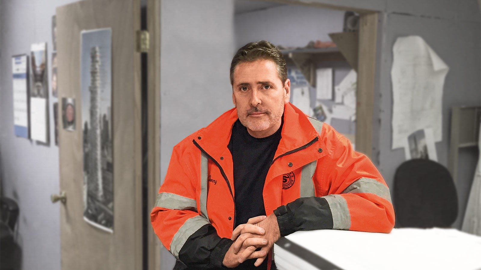 "Il progetto del grattacielo 56 Leonard Street prevedeva più di 300 balconi sporgenti. Gli ingegneri PERI sono riusciti a superare questa sfida elaborando un sistema di protezione perimetrale su misura."