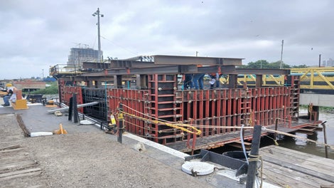 Encofrado lateral para la piña de atraque LIWA