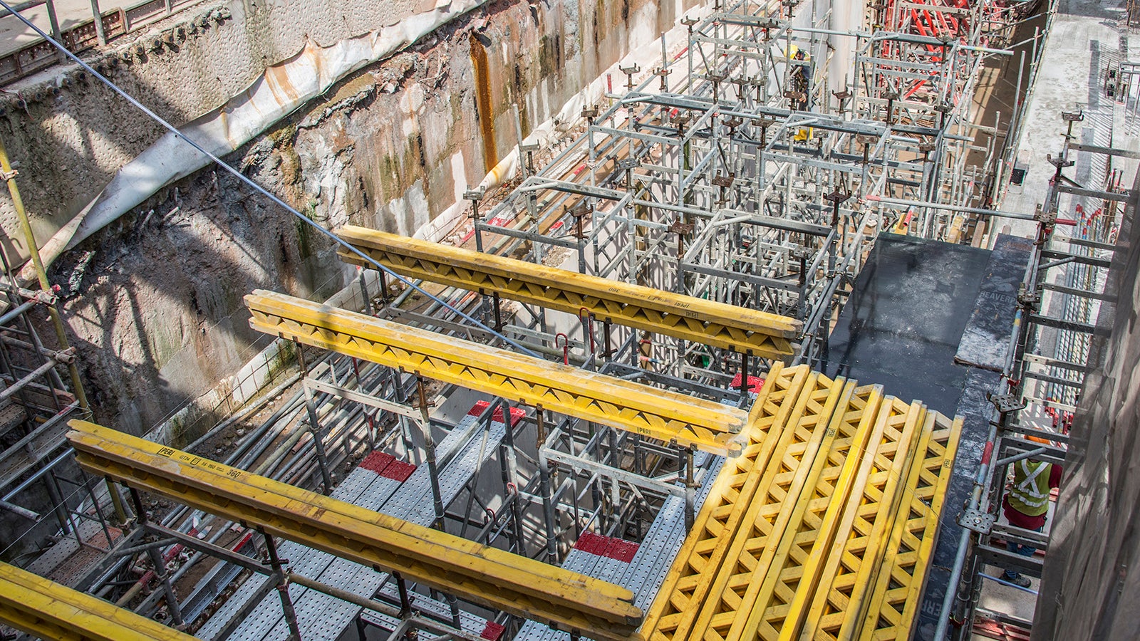 A closer view of the ST 100 Stacking Tower for casting of the railway platform slab