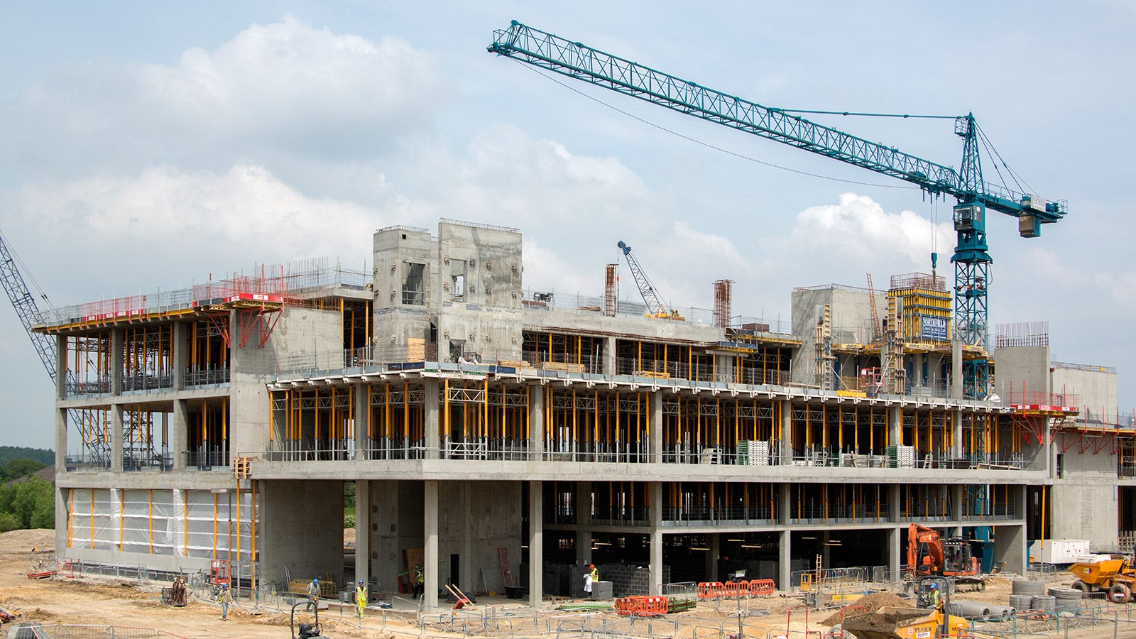 MULTIPROP, with the easily adjustable collar used to support the construction of the high level soffits