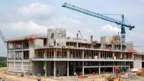 MULTIPROP, with the easily adjustable collar used to support the construction of the high level soffits