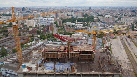 Для бетонирования ядра башни использовалась самоподъемная система ACS. Предварительная сборка системы проводилась непосредственно на строительной площадке под руководством специалистов технической поддержки PERI. 