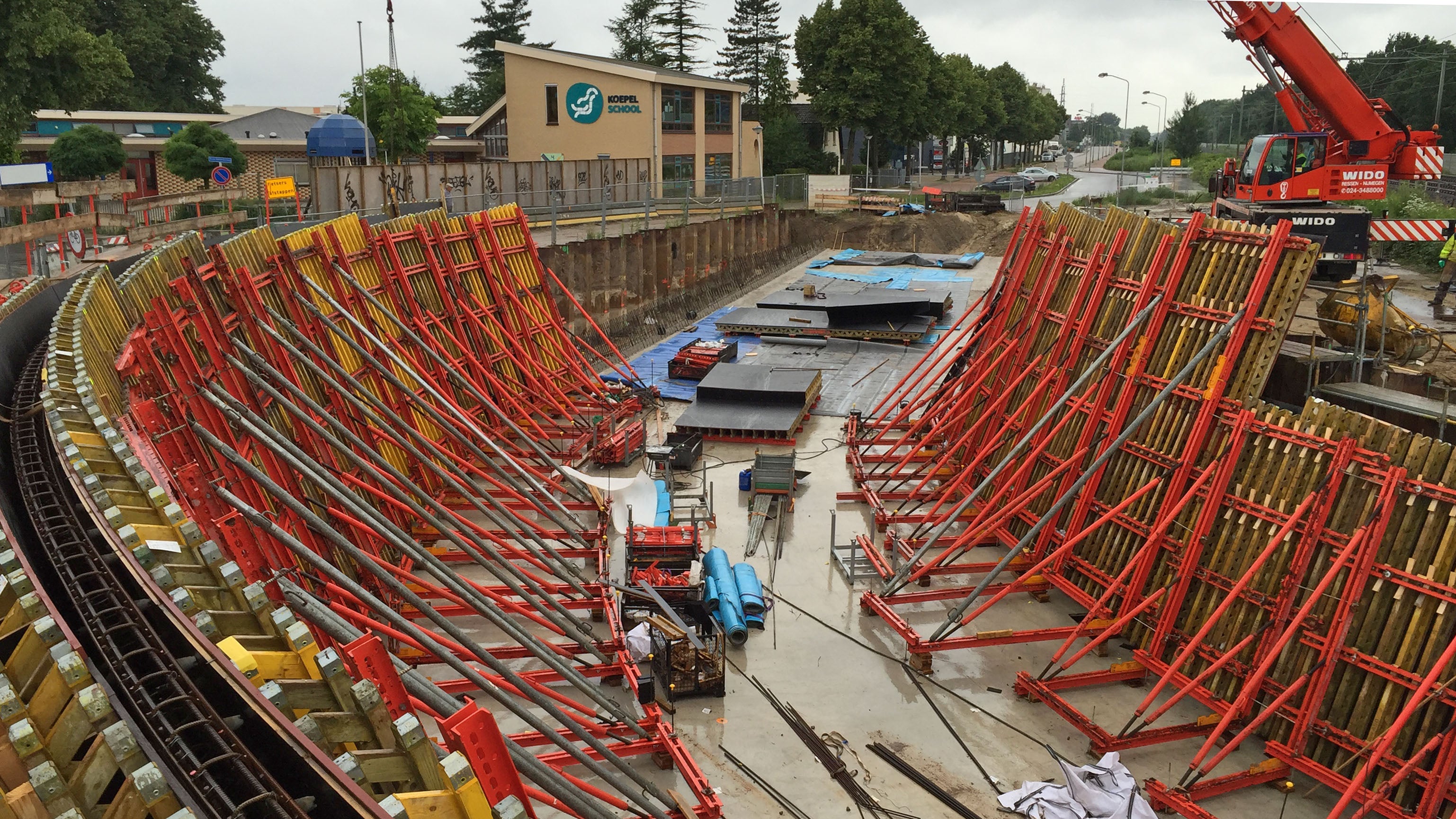 Dubbel gekromde wanden, uitgevoerd in VARIO GT24 wandbekisting