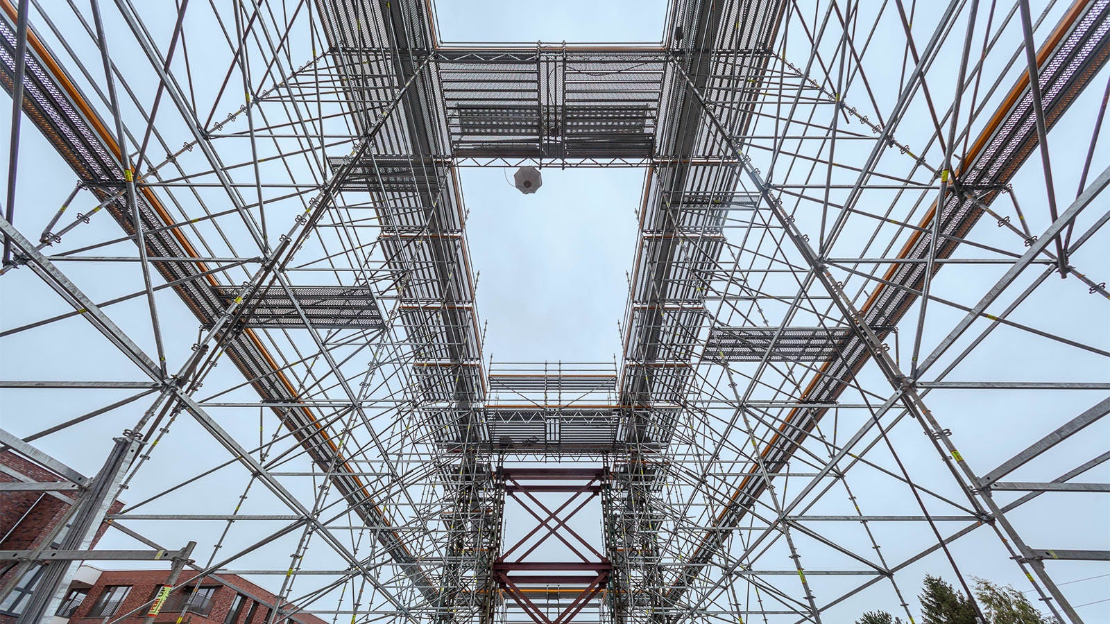 Auf Basis einer kooperativen Zusammenarbeit mit den ausführenden Unternehmen erarbeiteten die PERI Gerüstspezialisten Konzept, Planung und Statik in kürzester Zeit.