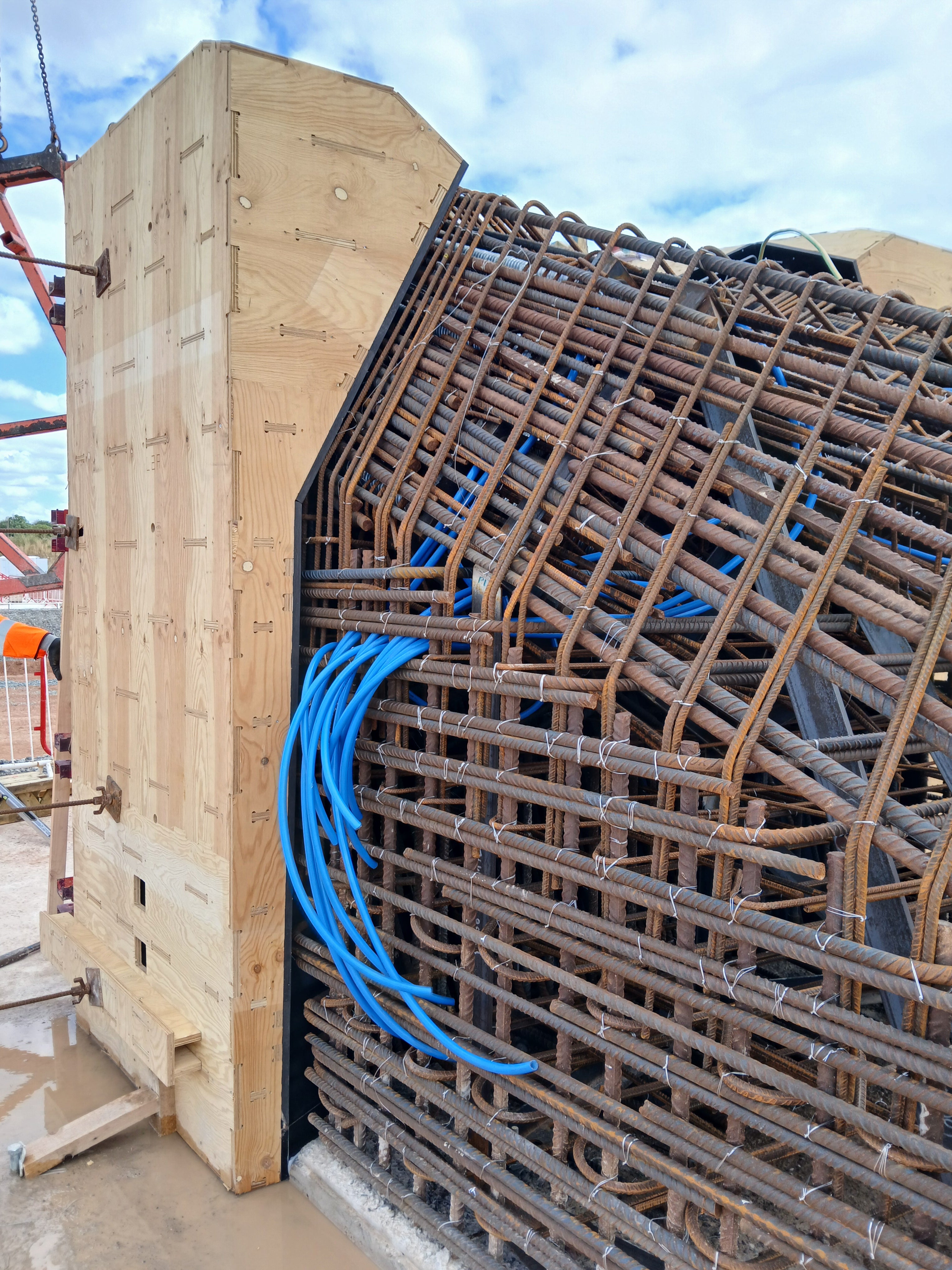 Steel reinforcement installed for the multi-faceted foundation of the W129 Footbridge Pier near Coventry.